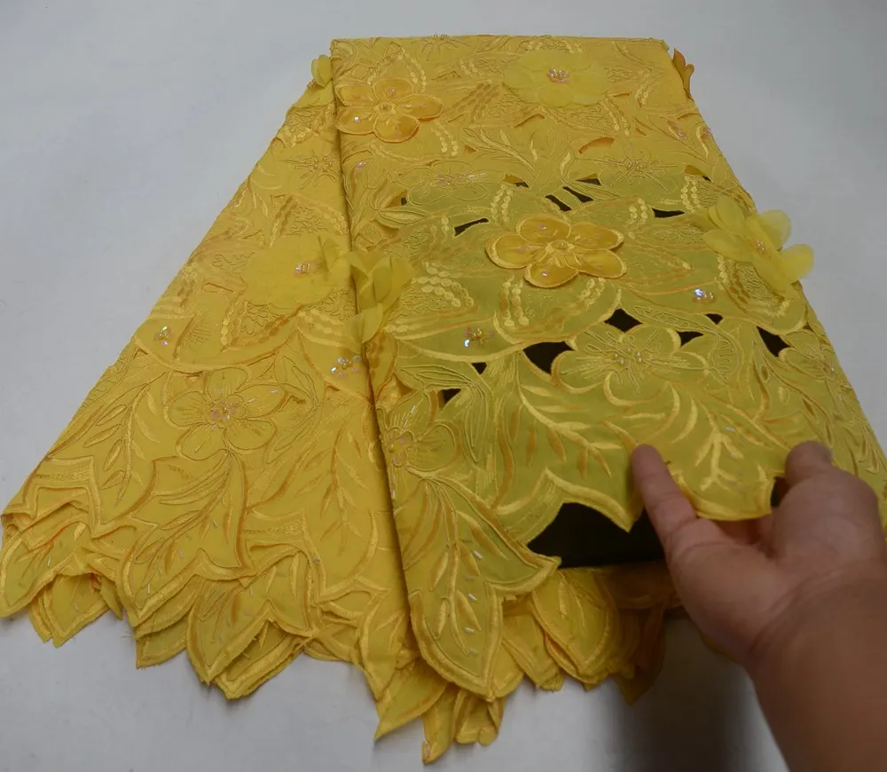 Allover 3D floral Appliques french lace Luxury beaded tulle lace fabric 5 yards high quality Handcut African lace fabric
Allover 3D floral Appliques french lace Luxury beaded tulle lace fabric 5 yards high quality Handcut African lace fabric