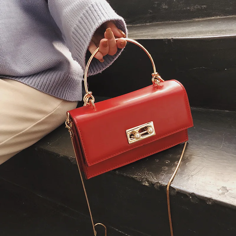2019 new socialite wind three-dimensional small square bag pearl lock buckle semicircular handbag single shoulder women's bag
2019 new socialite wind three-dimensional small square bag pearl lock buckle semicircular handbag single shoulder women's bag