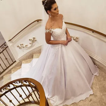 Princess Ball Gown Satin Wedding Dresses Off The Shoulder Beaded Lace Country Garden Wedding Gowns 2020 Zipper Back Arabic Bride
Princess Ball Gown Satin Wedding Dresses Off The Shoulder Beaded Lace Country Garden Wedding Gowns 2020 Zipper Back Arabic Bride