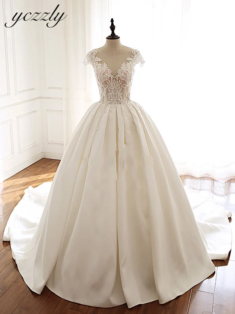 Robe Mariage 2019 Vintage Scoop Lace Appliques Ball Gown Wedding Gowns With Sleeves Long Royal Satin Bridal Dress Vestido W132
Robe Mariage 2019 Vintage Scoop Lace Appliques Ball Gown Wedding Gowns With Sleeves Long Royal Satin Bridal Dress Vestido W132