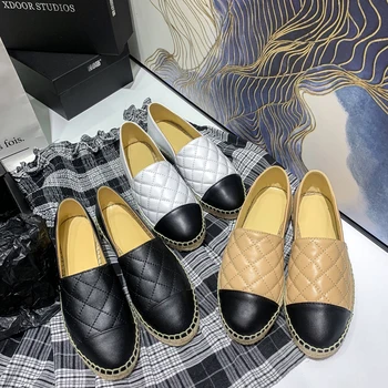 Women Loafers Fashion Mixed COlor Genuine Leather espadrilles with signature ornament braided-jute platform Round jute-capped
Women Loafers Fashion Mixed COlor Genuine Leather espadrilles with signature ornament braided-jute platform Round jute-capped