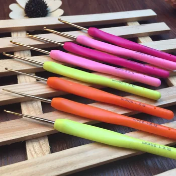 Hot 8 Size/Set Colorful Soft ABS &metal Crochet Hooks Aluminum Crochet Hook Knitting Needles set Weave Craft
Hot 8 Size/Set Colorful Soft ABS &metal Crochet Hooks Aluminum Crochet Hook Knitting Needles set Weave Craft