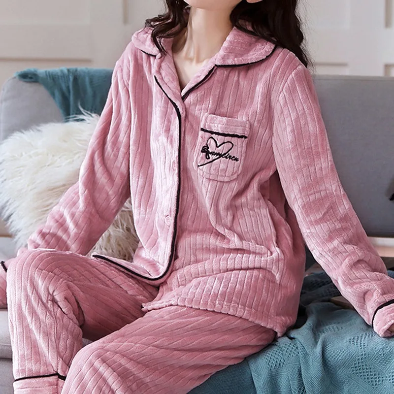 2020 New Winter Christmas Fleece Flannel Pajamas Set Women Warm Thicken Velvet Pyjamas Set Sleepwear Two Piece Pajamas Suits
2020 New Winter Christmas Fleece Flannel Pajamas Set Women Warm Thicken Velvet Pyjamas Set Sleepwear Two Piece Pajamas Suits