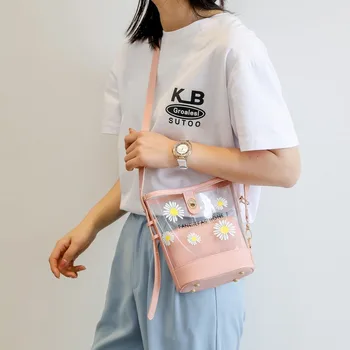 Spring and summer small fresh transparent jelly packets female 2020 new Korean version of the shoulder fashion slung wild ins
Spring and summer small fresh transparent jelly packets female 2020 new Korean version of the shoulder fashion slung wild ins