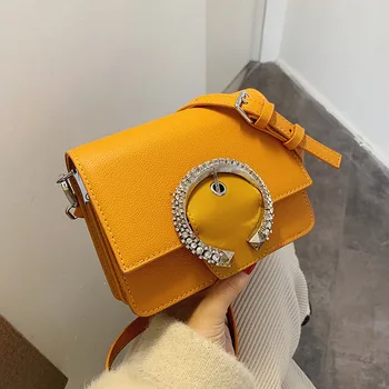 Ladies Fashion Luxury Diamond Shoulder Bag Famous Designer Brand Messenger Bag INS Popular Mobile Phone Bags Pink Bag 
Ladies Fashion Luxury Diamond Shoulder Bag Famous Designer Brand Messenger Bag INS Popular Mobile Phone Bags Pink Bag