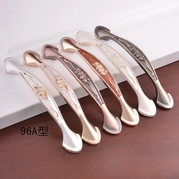 Door handle modern minimalist cabinet handle European style drawer handle imitation red and green bronze handle thickening
Door handle modern minimalist cabinet handle European style drawer handle imitation red and green bronze handle thickening