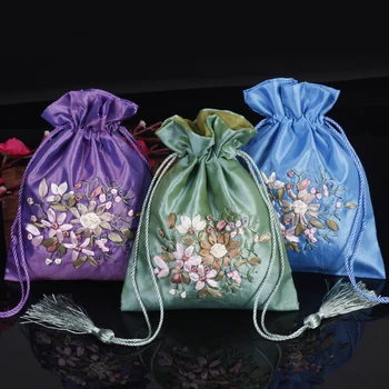 10pcs/lot Dry Flowers Bead Storage Containers , Jewelry Colored Embroidery Packing Bag , Floral Drawstring Pouches Holder Bags
10pcs/lot Dry Flowers Bead Storage Containers , Jewelry Colored Embroidery Packing Bag , Floral Drawstring Pouches Holder Bags