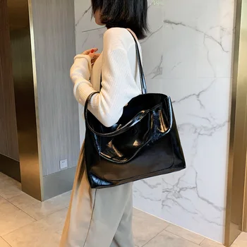 Fashion Large Capacity Shoulder Bags for Women PU Handbag Female Simple Ladies Shopping Totes
Fashion Large Capacity Shoulder Bags for Women PU Handbag Female Simple Ladies Shopping Totes