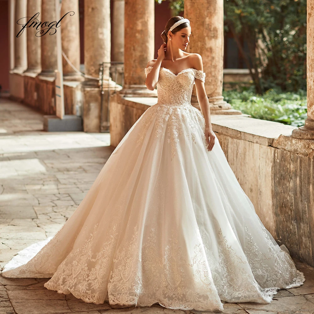 Fmogl Sexy Sweetheart Backless Lace Vintage Wedding Dresses Luxury Appliques Beaded Court Train A Line Bridal Gowns
Fmogl Sexy Sweetheart Backless Lace Vintage Wedding Dresses Luxury Appliques Beaded Court Train A Line Bridal Gowns