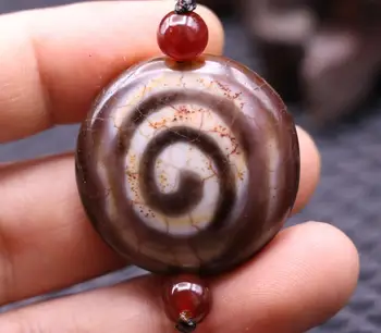 Magic Tibetan Old Agate Totem Conch Vein COIN shape dZi Bead pendant
Magic Tibetan Old Agate Totem Conch Vein COIN shape dZi Bead pendant