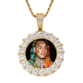 Hip Hop Prong Set Cubic Zirconia Bling Ice Out Round Photo Frame Pendant Necklaces for Women Men Unisex Lovers Rapper Jewelry 
Hip Hop Prong Set Cubic Zirconia Bling Ice Out Round Photo Frame Pendant Necklaces for Women Men Unisex Lovers Rapper Jewelry