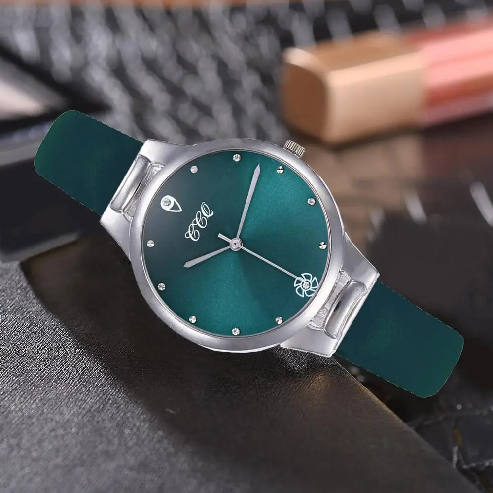 Luxury Fashion Scale-Free Matte Dial Leather Strap Ladies Watches Quartz Watch Diamond Watch Round Silver Watch relogio feminino
Luxury Fashion Scale-Free Matte Dial Leather Strap Ladies Watches Quartz Watch Diamond Watch Round Silver Watch relogio feminino