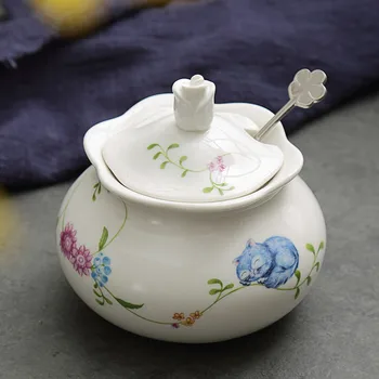 1pc Kitchen seasoning jar large single seasoning pot ceramic spice jar salt cans seasoning chili pot wx9051707
1pc Kitchen seasoning jar large single seasoning pot ceramic spice jar salt cans seasoning chili pot wx9051707
