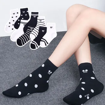 Autumn winter creative cotton socks women cartoon printed butterfly daisy bear socks sports casual funny socks mid tube
Autumn winter creative cotton socks women cartoon printed butterfly daisy bear socks sports casual funny socks mid tube