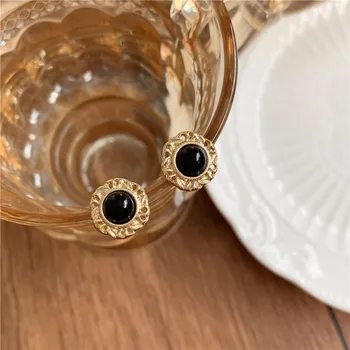 Girls Black Resin Vintage Clip Earrings Hollow Simple Korean Earrings
Girls Black Resin Vintage Clip Earrings Hollow Simple Korean Earrings