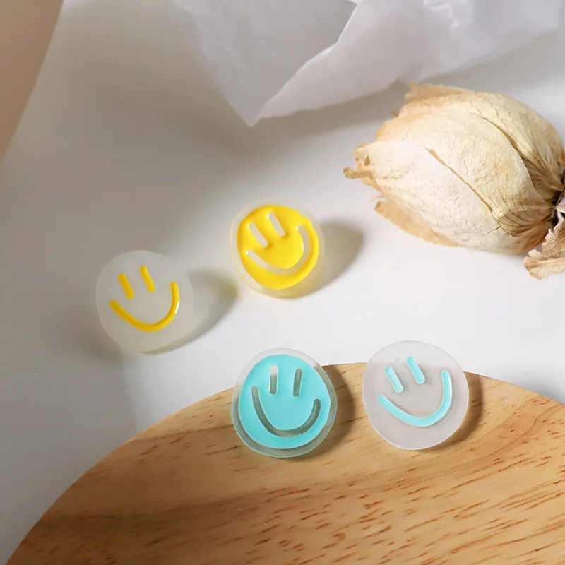 Silver Needle Korean Simple Personality Smiley Asymmetry Stud Earrings Japanese Fashion Sweet Women Girl's Accessories Jewelry
Silver Needle Korean Simple Personality Smiley Asymmetry Stud Earrings Japanese Fashion Sweet Women Girl's Accessories Jewelry