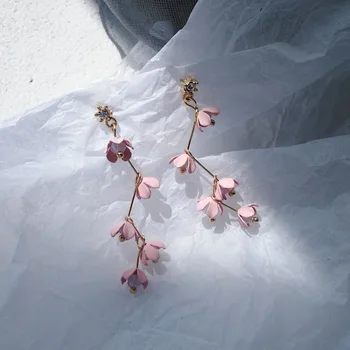 Korea Simple Beautiful Pink Metal Flower Crystal Clip Earrings Temperament Sweet Girl Women Fashion Jewelry Accessories 
Korea Simple Beautiful Pink Metal Flower Crystal Clip Earrings Temperament Sweet Girl Women Fashion Jewelry Accessories