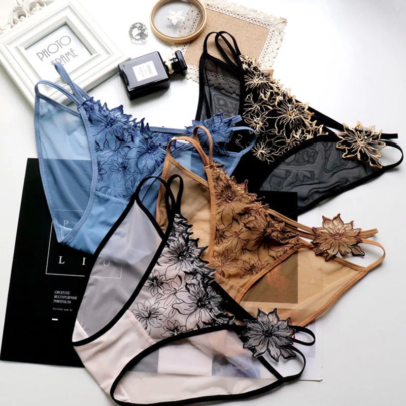 High End Embroidery Flower Sexy Women's Underwear Hollow Lace Breathable Low Waist Women's Briefs
High End Embroidery Flower Sexy Women's Underwear Hollow Lace Breathable Low Waist Women's Briefs