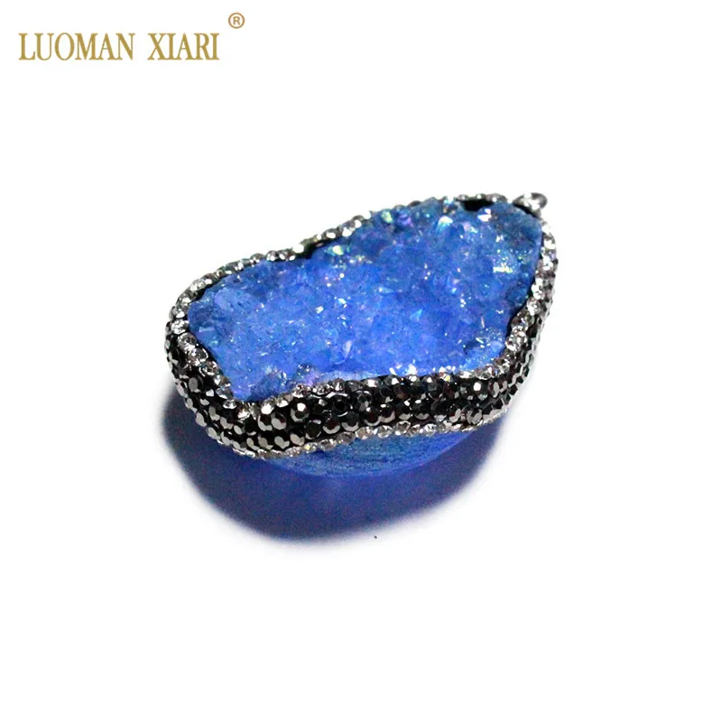 Free shipping AAA Natural Blue Crystal Cluster Druzy Stone Pendant black Zircon inlaid For Jewelry Making DIY Necklace Bracelet
Free shipping AAA Natural Blue Crystal Cluster Druzy Stone Pendant black Zircon inlaid For Jewelry Making DIY Necklace Bracelet