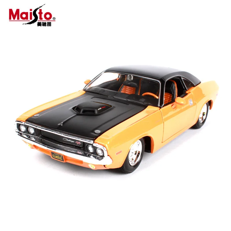 1-24 Maisto 1970 Dodge Challenger Modified Model Alloy Car Model che bai jian