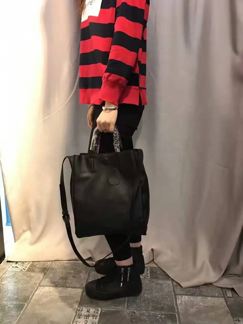 2019 Korean Version of The Female Pack Single Shoulder Bag Diagonal Cross-Korea Retro Solid Color Leather Pouch
2019 Korean Version of The Female Pack Single Shoulder Bag Diagonal Cross-Korea Retro Solid Color Leather Pouch