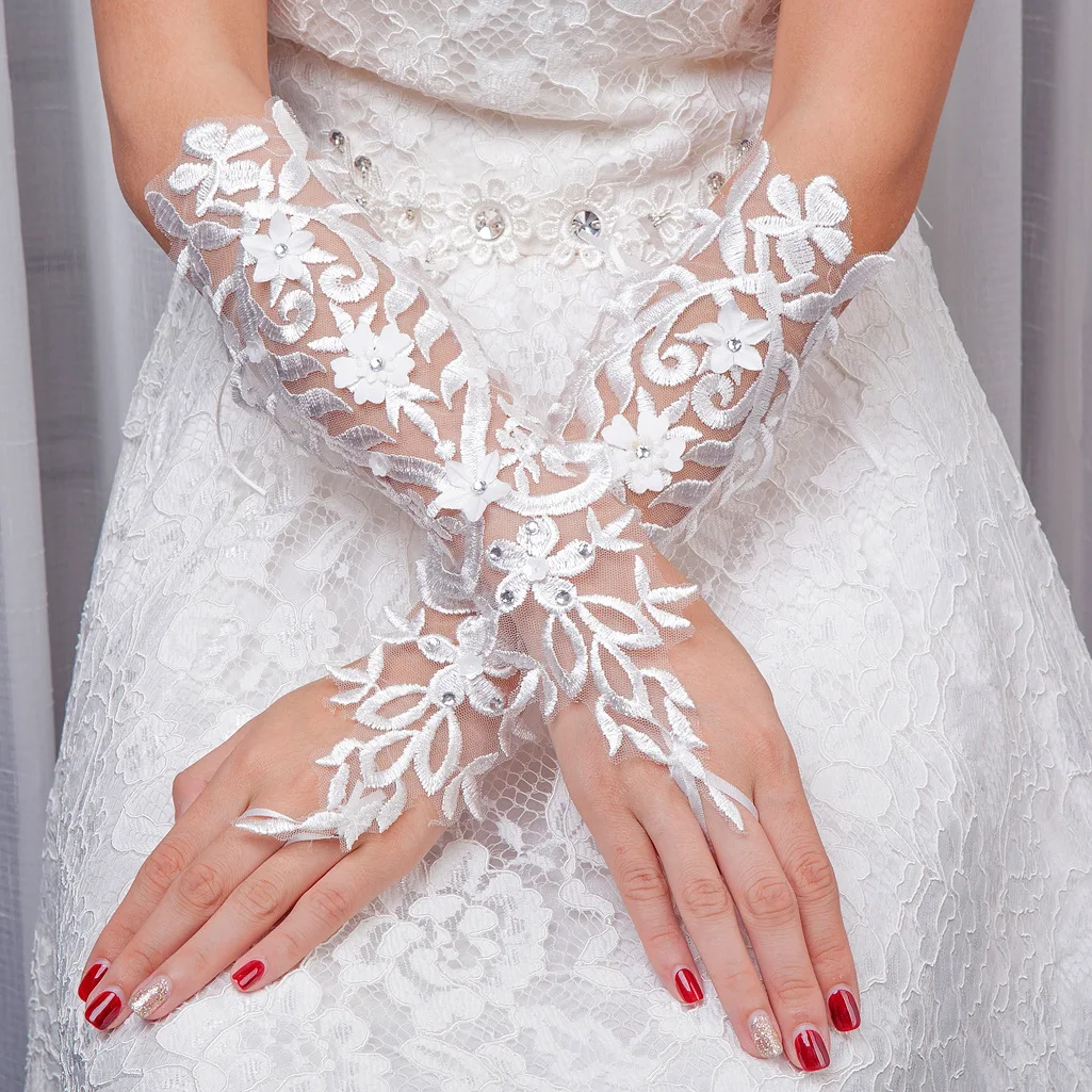 Elegant White Fingerless Elbow Long Lace Bridal Gloves Beaded Wedding Gloves for Bride Women Wedding Accessories
Elegant White Fingerless Elbow Long Lace Bridal Gloves Beaded Wedding Gloves for Bride Women Wedding Accessories