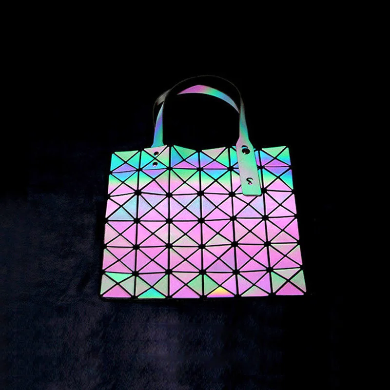 2020 Japn Style Color Changing Women's Handbag Night Luminous Geometric Evening Bag Foldable Lingge Bag Young Lady Shoulder Bag 
2020 Japn Style Color Changing Women's Handbag Night Luminous Geometric Evening Bag Foldable Lingge Bag Young Lady Shoulder Bag