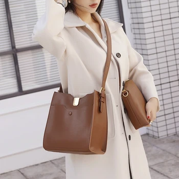 Luxury Leather Big Capacity Tote Bags for Women 2020 New Fashion Single Shoulder Messenger Bags Ladies Purses and Handbags
Luxury Leather Big Capacity Tote Bags for Women 2020 New Fashion Single Shoulder Messenger Bags Ladies Purses and Handbags