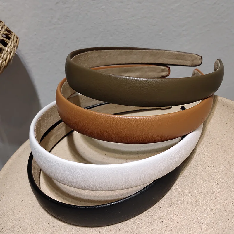 Korean leather brown headband temperament wild simple retro fashionable ins French starting card headdress Women Hairbands
Korean leather brown headband temperament wild simple retro fashionable ins French starting card headdress Women Hairbands