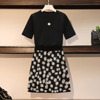 2020 New Summer Two Piece Set Women Small Daisy Short Sleeve Knit Sweater Pullover Tops & Mini Skirt 2 Piece Set 
2020 New Summer Two Piece Set Women Small Daisy Short Sleeve Knit Sweater Pullover Tops & Mini Skirt 2 Piece Set