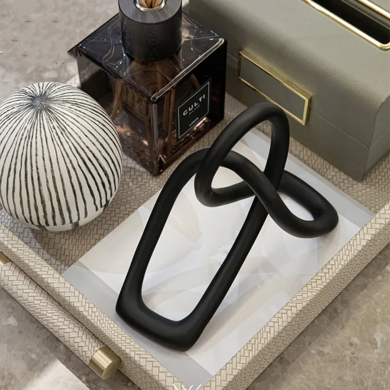 Modern Decoration Ornaments Model Room Coffee Table Tv Porch Cabinet Creative Twisted Pipe Shape Black Resin Furnishings
Modern Decoration Ornaments Model Room Coffee Table Tv Porch Cabinet Creative Twisted Pipe Shape Black Resin Furnishings