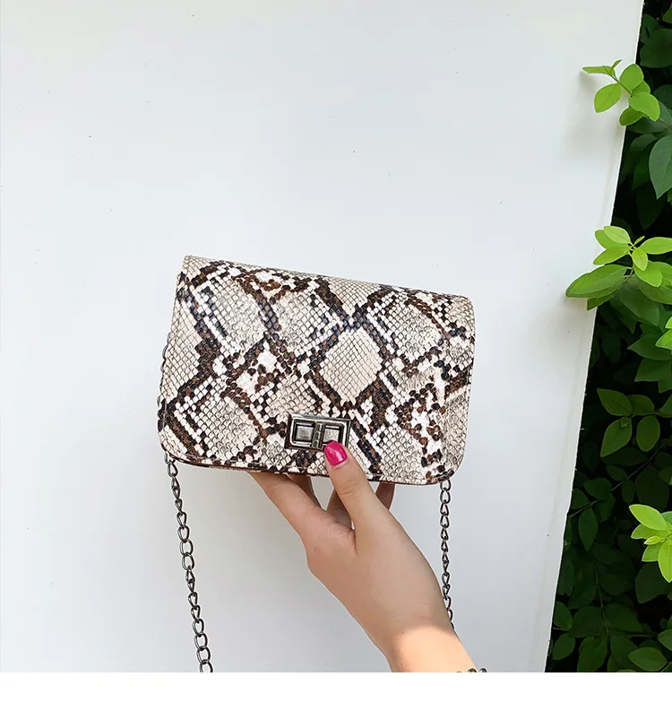 Women Serpentine Messenger Bag Small Square Shoulder Bags PU Leather Snake Print Chain Crossbody Bags For Women
Women Serpentine Messenger Bag Small Square Shoulder Bags PU Leather Snake Print Chain Crossbody Bags For Women