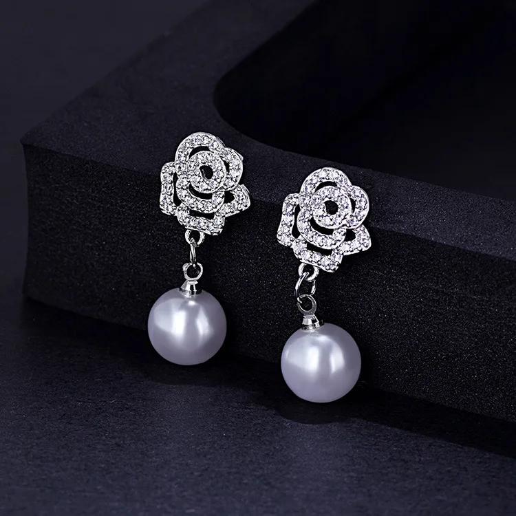 Fashion Short Pearl Pendant Earrings Exquisite Zircon Anti Allergy Women Earrings Bridal Wedding Dinner Party Jewelry
Fashion Short Pearl Pendant Earrings Exquisite Zircon Anti Allergy Women Earrings Bridal Wedding Dinner Party Jewelry