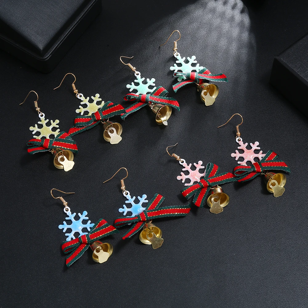 Snowflakes Bells Pendant Earrings Blue Yellow Green Pink Cute Creative Cartoon Personality Christmas Earrings Gifts
Snowflakes Bells Pendant Earrings Blue Yellow Green Pink Cute Creative Cartoon Personality Christmas Earrings Gifts