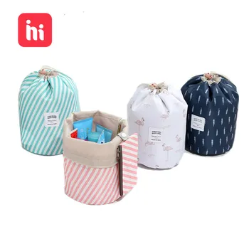 Women Cylinder Shaped Travel Cosmetic Bag Pull Rope Organizer Case Makeup Make Up Makeup Travel Wash Toiletry Bags
Women Cylinder Shaped Travel Cosmetic Bag Pull Rope Organizer Case Makeup Make Up Makeup Travel Wash Toiletry Bags
