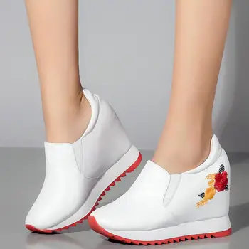 Trainers Women Genuine Leather Wedges High Heel Ankle Boots Female Slip On Low Top Platform Pumps Shoes Travel Fashion Sneakers
Trainers Women Genuine Leather Wedges High Heel Ankle Boots Female Slip On Low Top Platform Pumps Shoes Travel Fashion Sneakers