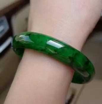 Natural Full green color jade bracelet natural 
Natural Full green color jade bracelet natural