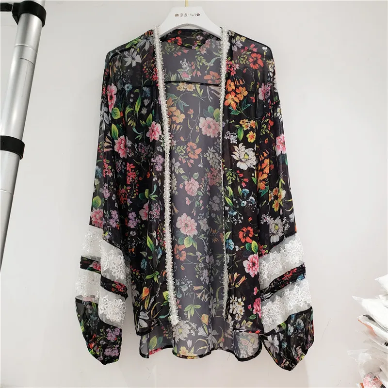 European Station 2020 Summer New European Goods Female Korean Version of Loose Small Floral Lantern Sleeve Sunscreen Jacket
European Station 2020 Summer New European Goods Female Korean Version of Loose Small Floral Lantern Sleeve Sunscreen Jacket