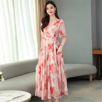 Chiffon dress 2020 summer new O-neck five-point sleeve floral stitching long section waist was thin beach dress
Chiffon dress 2020 summer new O-neck five-point sleeve floral stitching long section waist was thin beach dress
