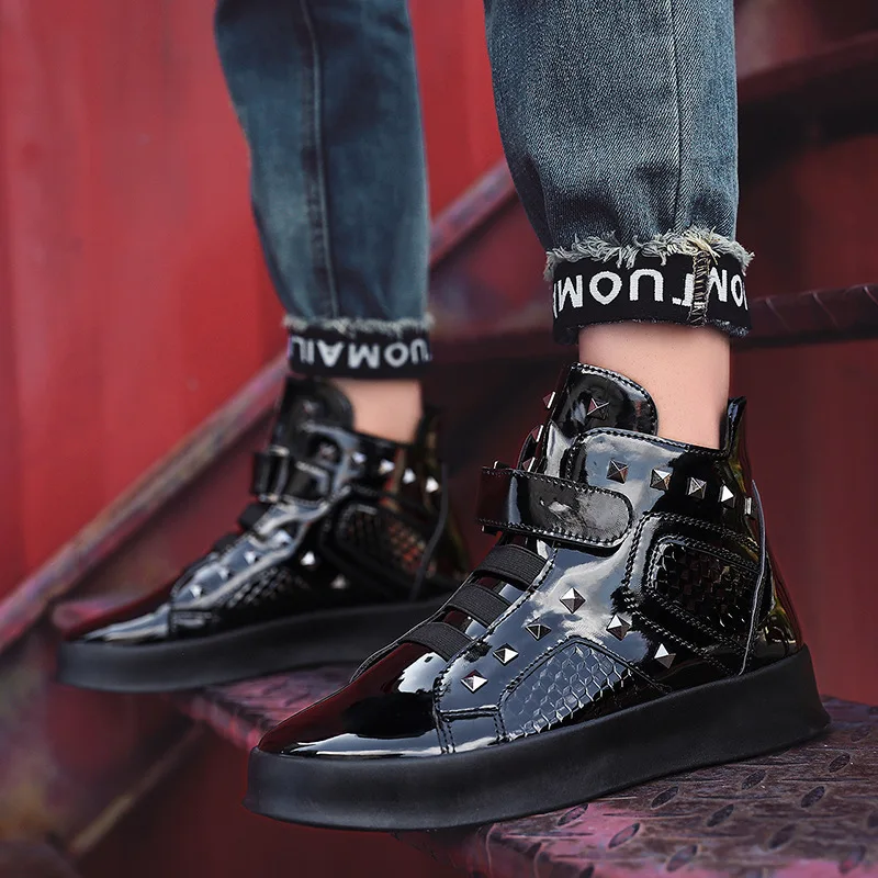 Autumn New Style Boots Men's Cool Rivet High-top Board Shoe Bright Surface Catwalks Leather Shoes Korean-style Trend Punk Short
Autumn New Style Boots Men's Cool Rivet High-top Board Shoe Bright Surface Catwalks Leather Shoes Korean-style Trend Punk Short