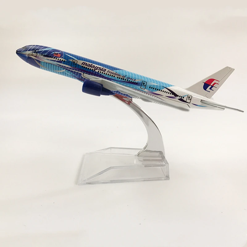 Модель самолета авиакомпании MAS B777, 16 см, в масштабе 1:400, из легированного металла
Модель самолета авиакомпании MAS B777, 16 см, в масштабе 1:400, из легированного металла