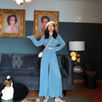 HStar 2020 Autumn Female O-neck Long Sleeve lace-up Shirts Sold Color High Waist Chiffon Flare Trousers Suit Women 2 Piece Sets 
HStar 2020 Autumn Female O-neck Long Sleeve lace-up Shirts Sold Color High Waist Chiffon Flare Trousers Suit Women 2 Piece Sets