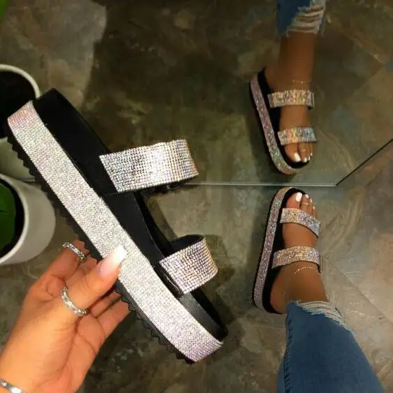 Outside Wild Beach Slippers Ladies Leisure Home Travel Flip Flop Spring/summer 2020 Women Double-layer Rhinestone Buckle Sandals
Outside Wild Beach Slippers Ladies Leisure Home Travel Flip Flop Spring/summer 2020 Women Double-layer Rhinestone Buckle Sandals
