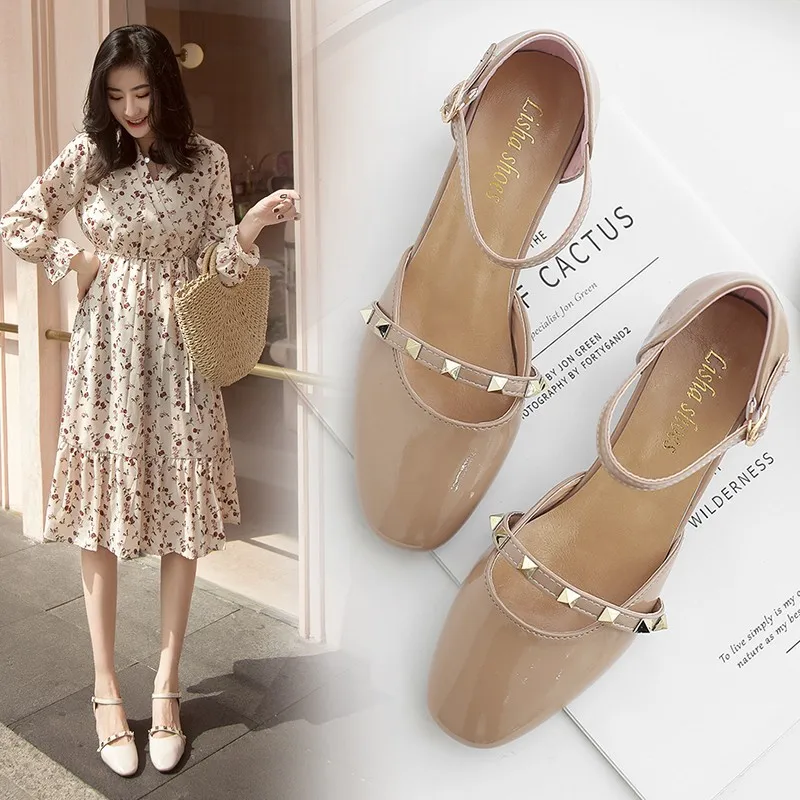2019 Spring And Summer Chunky-Heel Hallow Straight-line Buckle Shoes Women's Rivet Retro Low-top Shoes Women's Semi-high Heeled
2019 Spring And Summer Chunky-Heel Hallow Straight-line Buckle Shoes Women's Rivet Retro Low-top Shoes Women's Semi-high Heeled