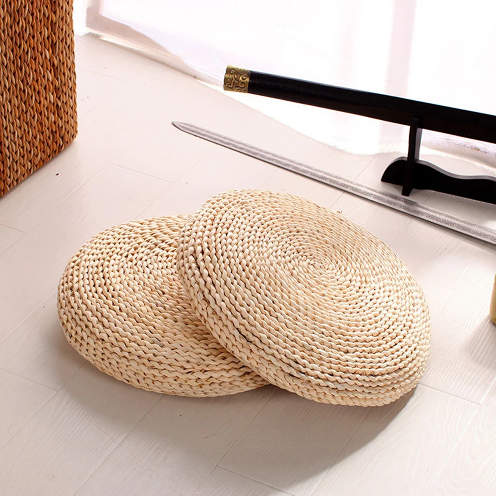 Round Natural Filled Silk Cotton Floor Mat Handmade Corn Skin Yoga Meditation Floating Window Futon Mat Grass Woven Futon Home
Round Natural Filled Silk Cotton Floor Mat Handmade Corn Skin Yoga Meditation Floating Window Futon Mat Grass Woven Futon Home