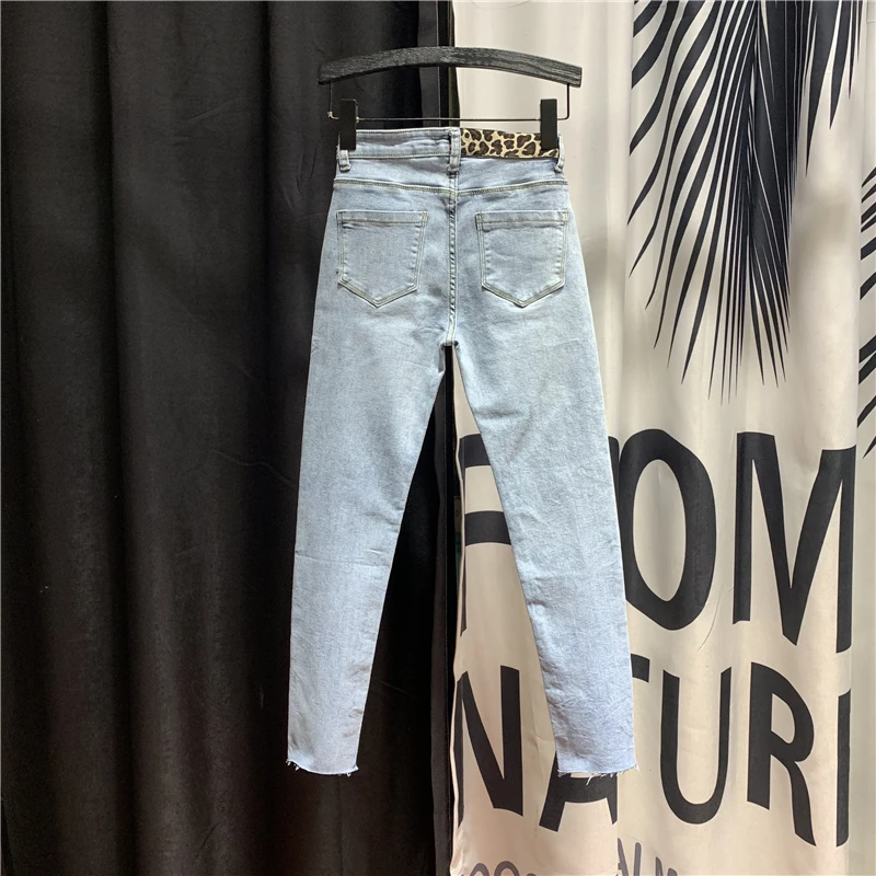 European Style High-Waist Button Pants Pencil Pants Women's Village Denim Jeans Spring New Personality Leopard Jeans Femme 2020
European Style High-Waist Button Pants Pencil Pants Women's Village Denim Jeans Spring New Personality Leopard Jeans Femme 2020