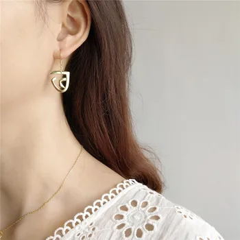 POFUNUO 925 Sterling Silver Women Exquisite Abstract Art 18K Gold Drop Earrings Female Hyperbole Human Face 18K Gold Earrings
POFUNUO 925 Sterling Silver Women Exquisite Abstract Art 18K Gold Drop Earrings Female Hyperbole Human Face 18K Gold Earrings