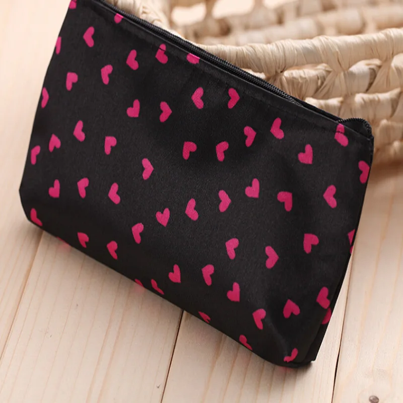 2019 Heart Prints Woman Mini Cosmetic Make Up Bag Multi-Function Storage Bags For Outdoor Traveling Home Bolsa De Almacenamiento
2019 Heart Prints Woman Mini Cosmetic Make Up Bag Multi-Function Storage Bags For Outdoor Traveling Home Bolsa De Almacenamiento