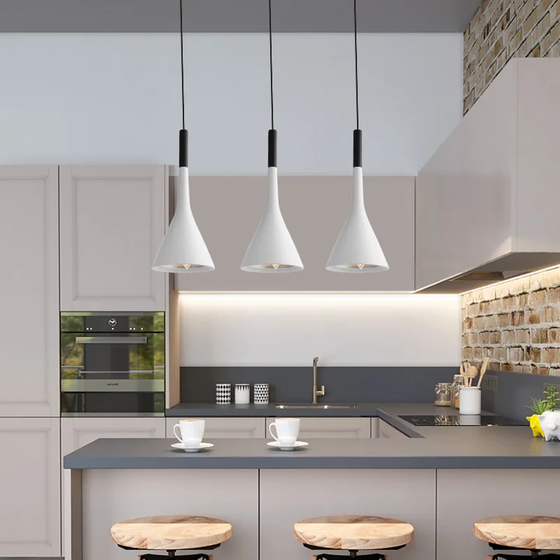 Northern European-Style Minimalist Creative Three Head Combination Aluminum Trumpet Chandelier Restaurant Bar Counter Milk Tea C
Northern European-Style Minimalist Creative Three Head Combination Aluminum Trumpet Chandelier Restaurant Bar Counter Milk Tea C