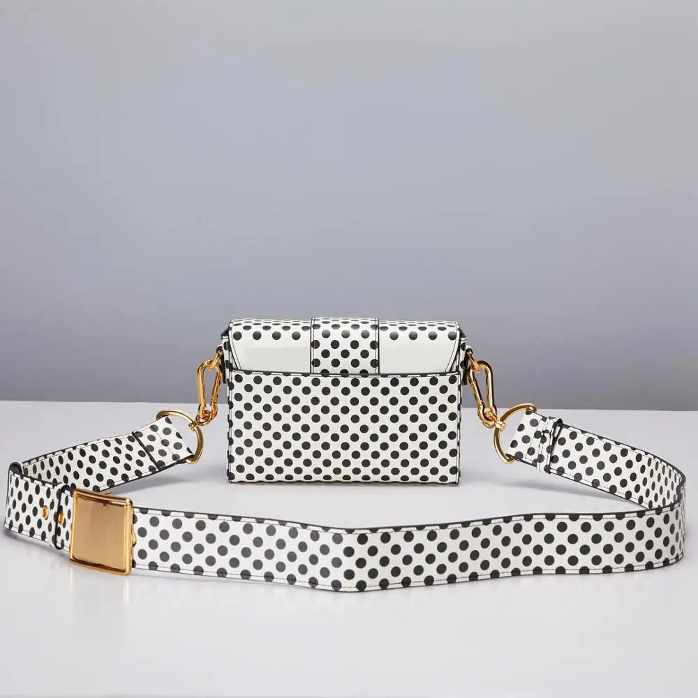 free shipping 2020 the new style fashion and mini genuine cow leather women one shoulder bag crossbody bag 2 color 17.5cm cute
free shipping 2020 the new style fashion and mini genuine cow leather women one shoulder bag crossbody bag 2 color 17.5cm cute
